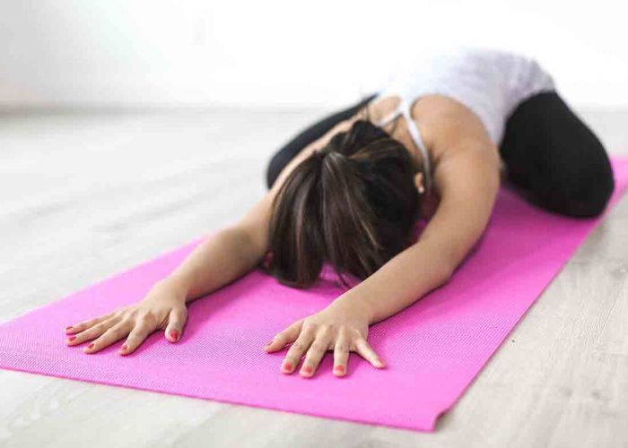 Importanza del controllo delle posizioni e della postura nello Yoga e nel Pilates