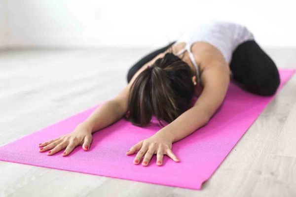 Importanza del controllo delle posizioni e della postura nello Yoga e nel Pilates